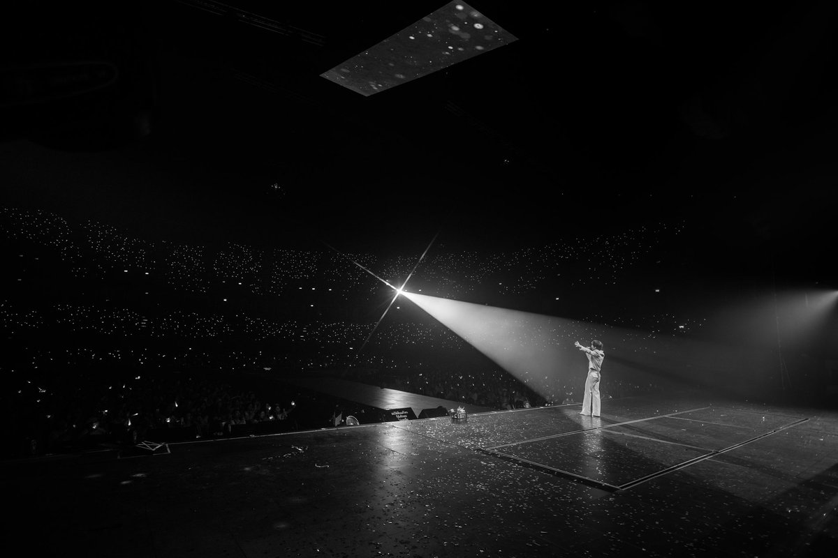 CwrNew's tweet image. Thank you for always being by my side and supporting me. ความฝันจัดคอนเสิร์ตเดี่ยวที่ Impact เป็นจริงแล้ว ตั้ง 2 รอบ เย้ ! ผมขอขอบคุณทุกคนมาก ๆ เลยนะครับ ที่มาเป็นส่วนนึงของความฝันนี้ ผมรู้สึกอบอุ่นมาก ๆ เหมือนโดนความรักของทุกคนโอบกอดตลอดเวลา ทำให้ผมมั่นใจมาก ๆ…