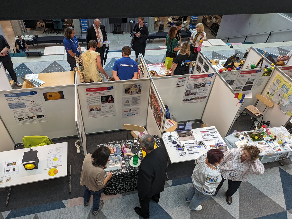 ScienceonStage's tweet photo. Two days of the European festival are (almost) over. Times flies when you are having a lot of scientific fun, good talks with international colleagues and intersting input. 😄 Here are some impressions: 
#sons2024 https://t.co/wYqbkLU1nz