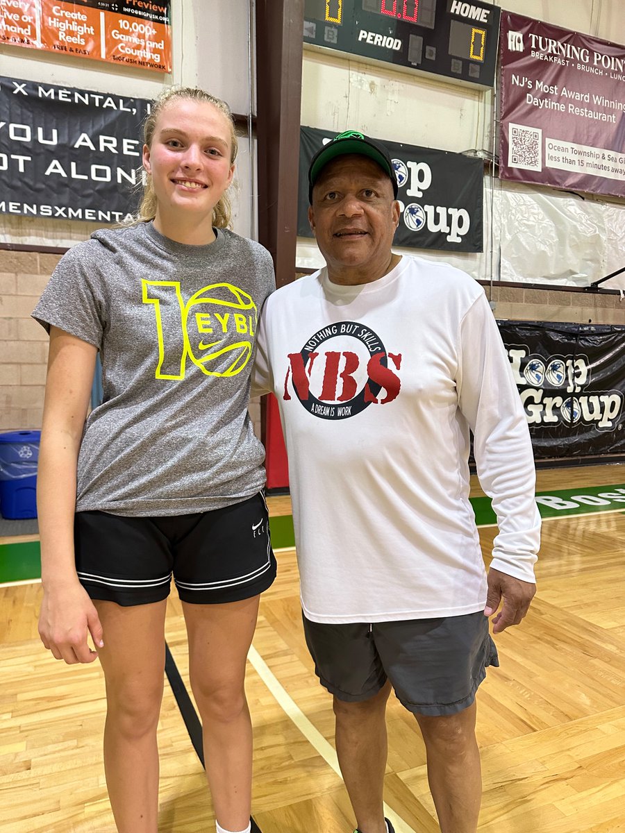 All I know is this, if your a D1 coach and not know this kid name… SHAME ON YOU

2028 ISLA FRY OF RAMAPO HIGH SCHOOL

Plays for former D1 coach Sandy Gordan