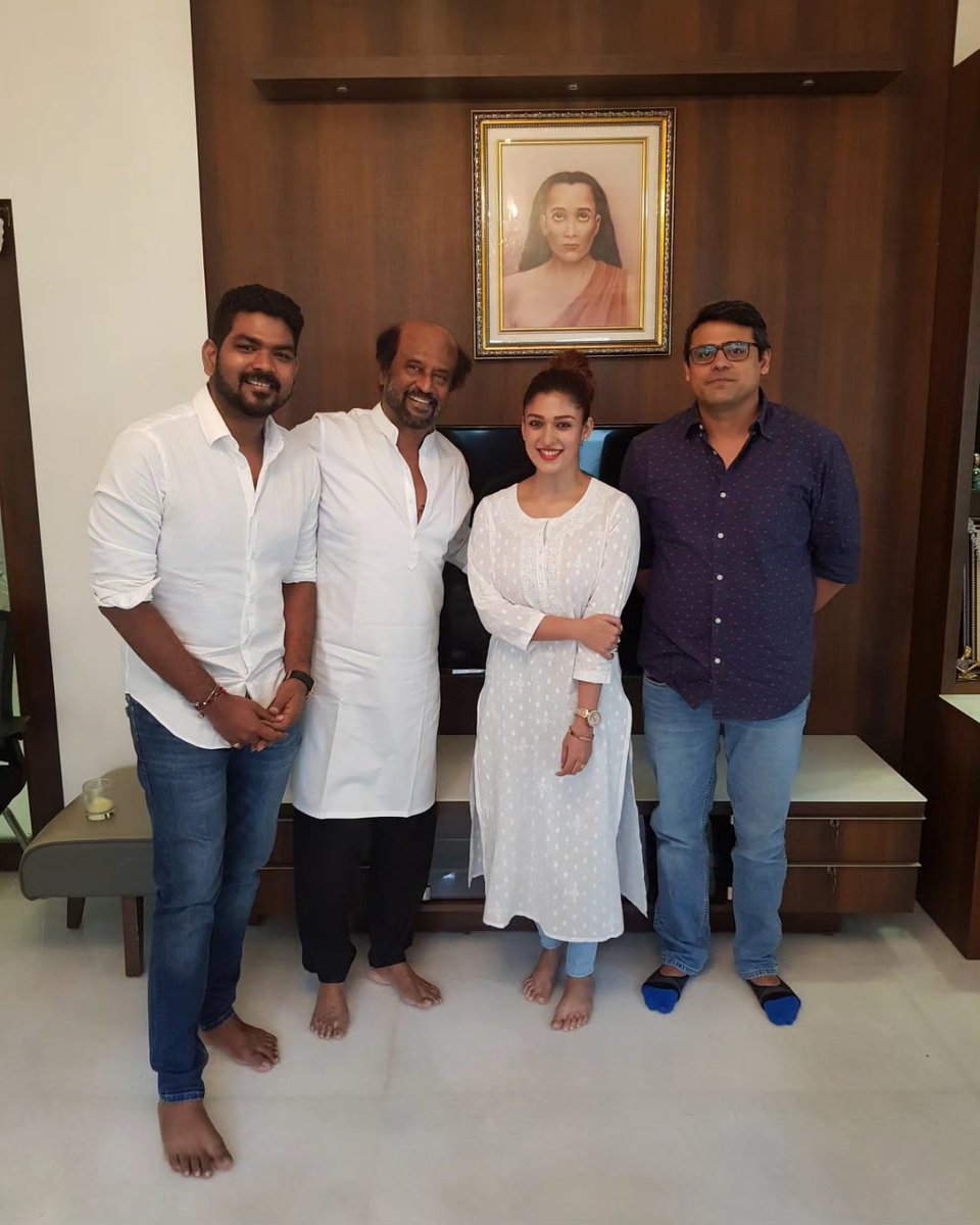 milindrau's tweet image. 3 Years of #Netrikann today! 
Sharing a very very special moment with all of you! 😊 
#Throwbackpost This is when we got Thalaivar&apos;s blessing to use SUPERSTAR&apos;S NETRIKANN title for #LadySuperstar #Nayantharas #Netrikann 
Produced by @VigneshShivN
@_Rowdypictures @kross_pictures