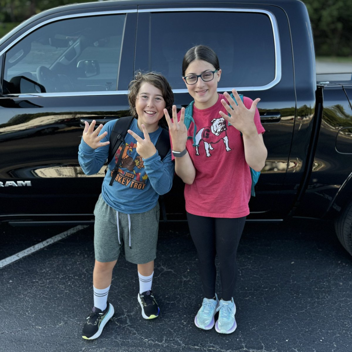 justinbkaplan's tweet photo. Last first day of school together for a few years for @maddiekap2029 and @samkap2012! @nemjds 2024-2025! #happykappys https://t.co/VwRc2tsWP7