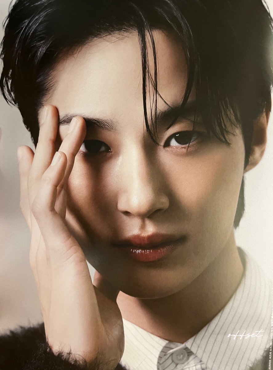 wooseokfiles's tweet photo. insane face card https://t.co/kEbPmclvRJ