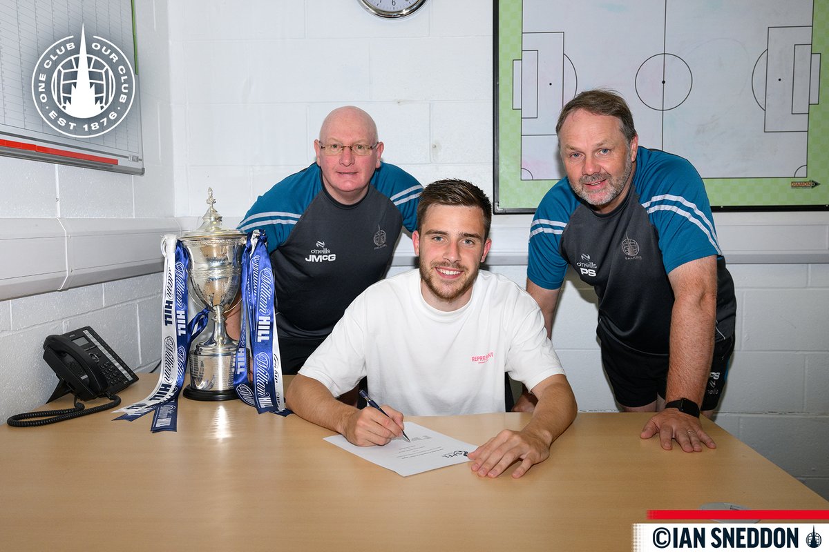✍️ Falkirk Football Club is delighted to announce that Ross MacIver has signed a contract extension, which will see the striker remain at the club until 2027.

👉 falkirkfc.co.uk/2024/08/13/ros…