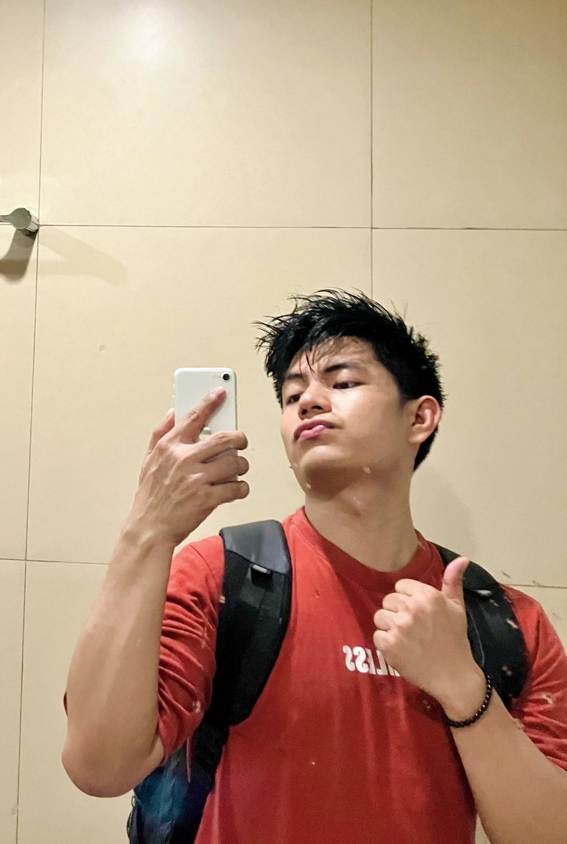 marcspenzer's tweet photo. Salamin, salamin sa dingding, kailan mo ba ako… https://t.co/EmGnqpjvjr