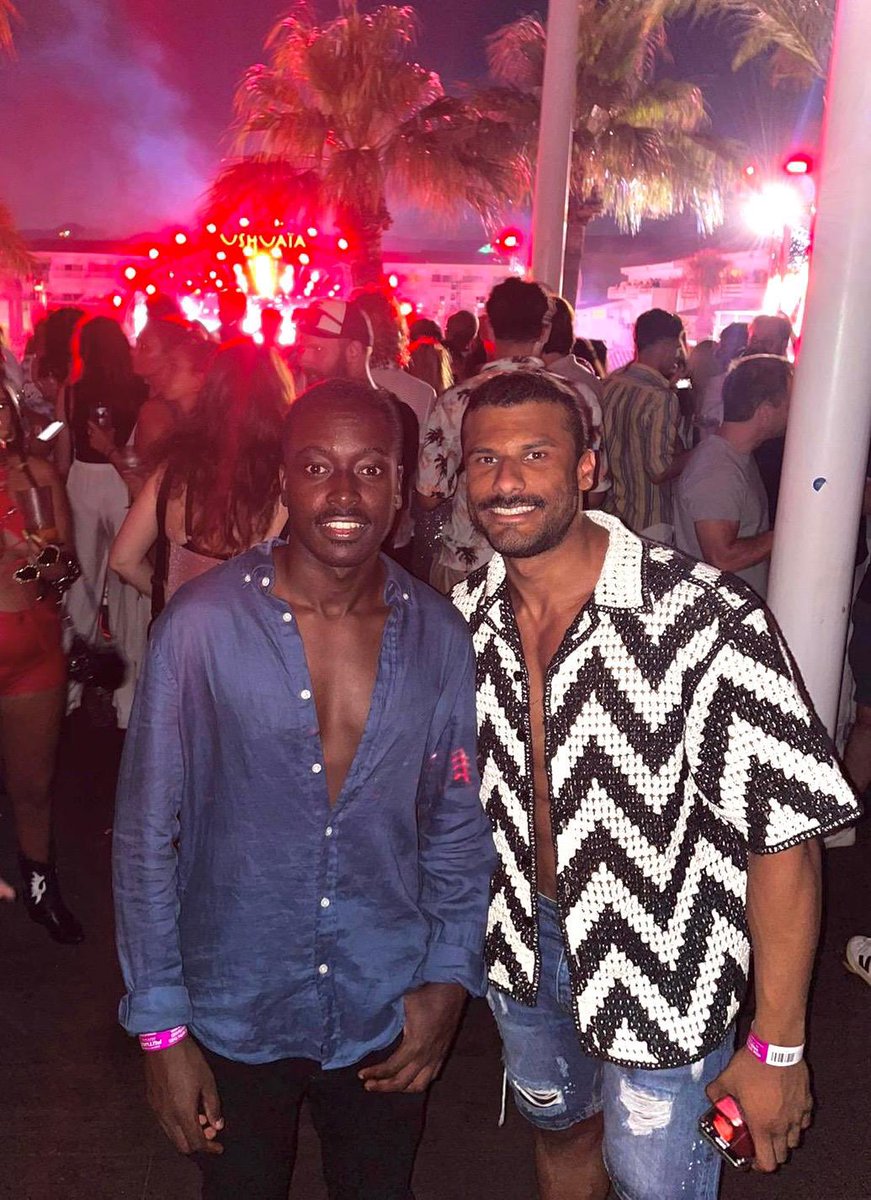 YNM46_'s tweet photo. IBIZA .. 🎭 https://t.co/MC97uAkXJg