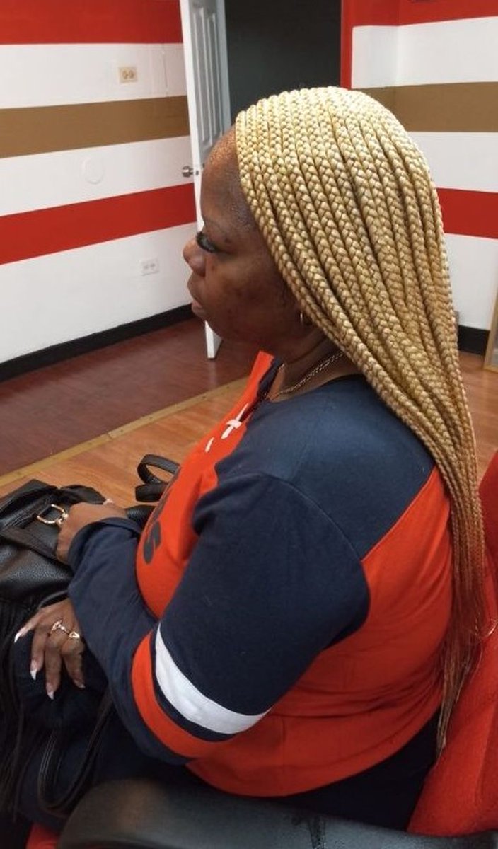 augusta_hair's tweet image. Wave goodbye to tension with our knotless braid service. Experience the perfect blend of sleekness and comfort, offering style without compromise. Embrace both beauty and ease—book your appointment today!

#KnotlessBraid #AugustasBraidAndBeauty
chicagohairbraiding.com