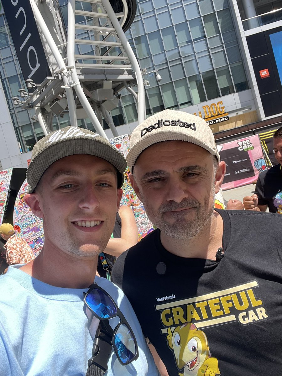 BenFuller94's tweet photo. The people I’ve met over the past 3 years at @veecon have had a profound impact on my life

The love &amp; energy that is felt by bringing likeminded individuals together, with the same core values is unmatched

Thank you @garyvee &amp; the @veefriends team for bringing us together💚 https://t.co/czaCOW1O5e