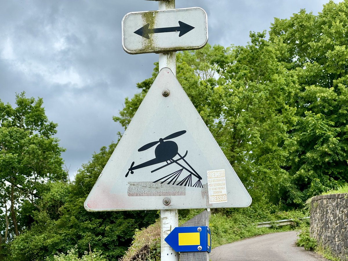 Haha, I know what that sign means but I can understand it can be confusing 😅 Any guess folks? Hint: no laser beams are involved 🤪