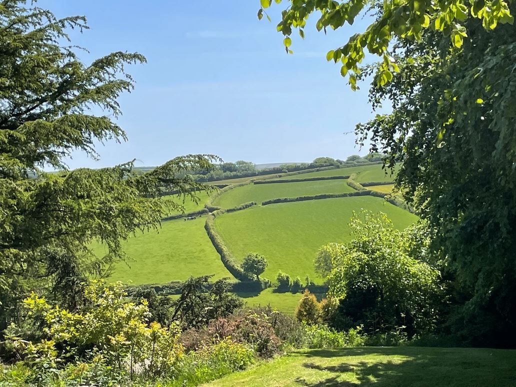 aroundaboutbrit's tweet photo. 🌄✨ Overlooking breathtaking south-facing views of Exmoor, Moor &amp; Sea Holidays offers eight elegantly furnished stone lodges, perfect for romantic escapes or holidays with family and friends. 

🏡 Self Catering 
https://t.co/TfxLML8vR7 

#ExmoorEscapes #SelfCatering #Barbrook https://t.co/gGEQnYPH8s