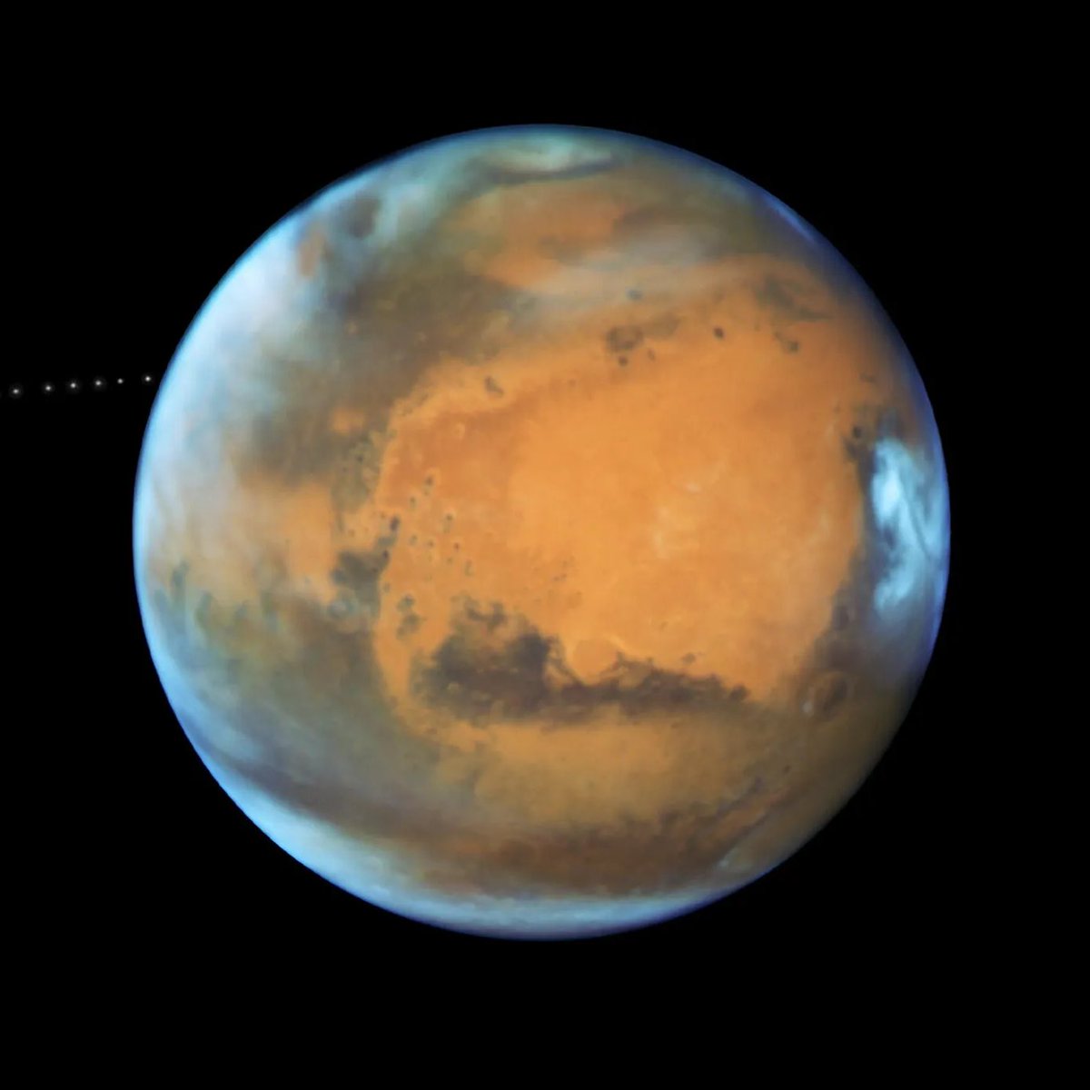 Xanlizia's tweet image. 🚨 BREAKING: Scientists discover a massive underground water reservoir on Mars, enough to cover the entire planet to a depth of 1 mile! 🌌 

Read more: itv.com/news/2024-08-1…

#MarsDiscovery #NASAmission #ExploringMars #RedPlanet #SpaceExploration  #BeyondEarth  #CuriosityRover