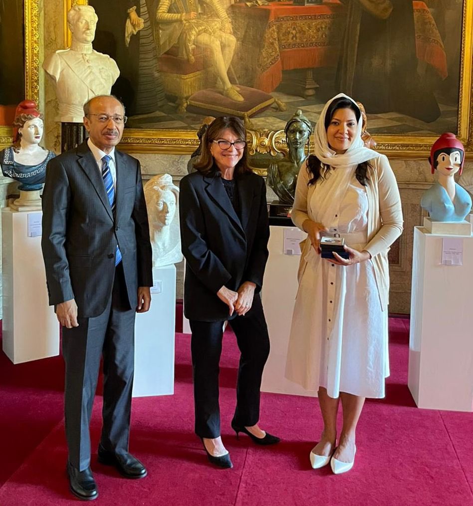 ArabNewsfr's tweet photo. La sénatrice Nathalie Goulet @senateur61 a reçu lundi la princesse Reema Bandar Al-Saud @rbalsaud, membre du Comité saoudien et International Olympique et l'ambassadeur de L’Arabie saoudite  en France Fahad Alruwaily @Fahadalrwaily https://t.co/kxGOxReZUO https://t.co/NDIBmU5rGS