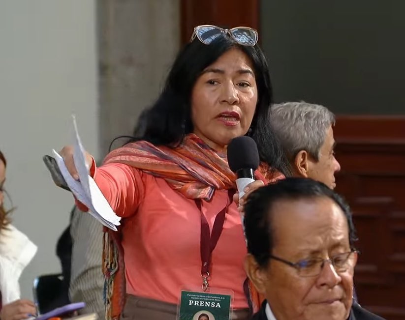 esnoticiaalesal's tweet photo. El Presidente creó una figura tan cercana al pueblo, que algunos le perdieron el respeto a la investidura presidencial. https://t.co/ojpGFyPam4
