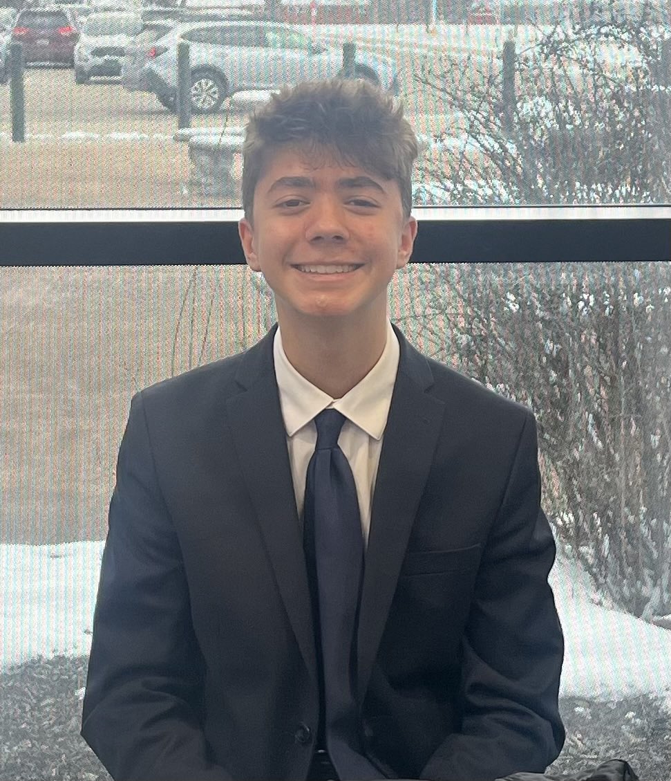 Congratulations to our 2024-2025 Team Officers! 

President- Jenna Heslop 

Speech VP- Andy Chunat 

Debate VP- Sander Kern