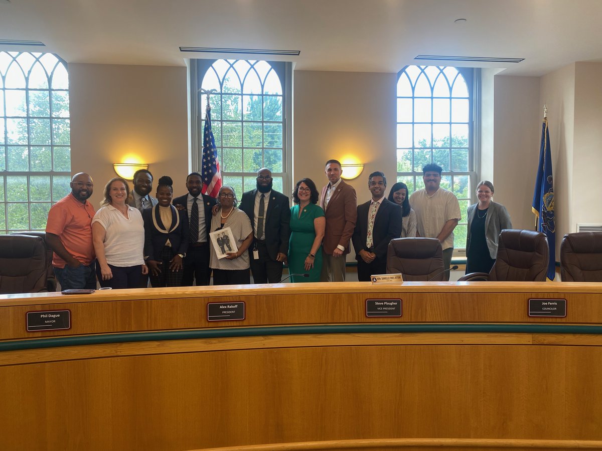 CHOPadvocacy's tweet photo. 👏Advocacy in Action👏
Kudos to CHOP pediatrician and researcher, Dr. Vivek Ashok, who testified in Downingtown, PA yesterday! Thank you to the PA Democratic Policy Committee for inviting us to share expertise from our Center for Violence Prevention @CVPatCHOP and @PolicyLabCHOP https://t.co/qUDS2iX22K