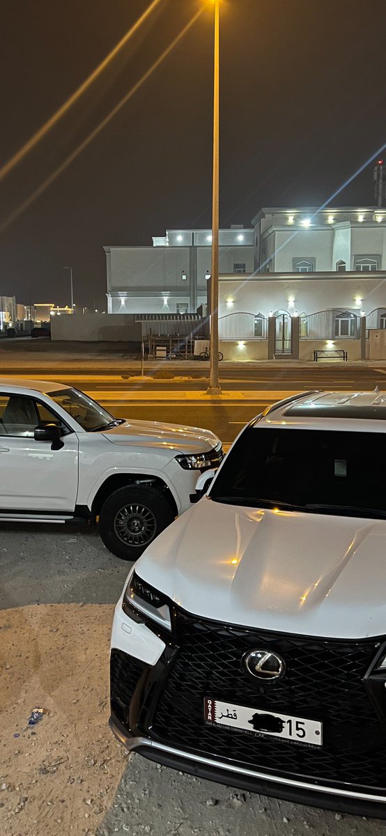 لا عاد تسألني ..  طريقي وين؟ 
اخترت دربك و الفجوج وساع

انا الدليل :  اللي تبعْك ، الين 
وصلته حدود الضياع و ضاع