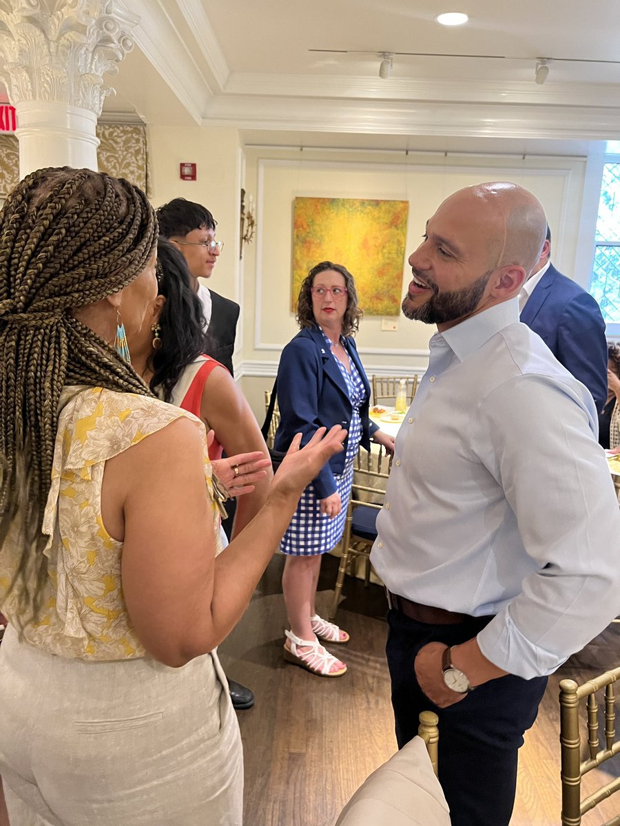 RobertWhite_DC's tweet photo. I’ve been fortunate to call DC home my entire life. The people in this city are not like family, they are family. We have SO much on the line this election season and I am committed to fighting for my family to protect the future of our city. #LetsWinThisTogether https://t.co/m0So8Toup9