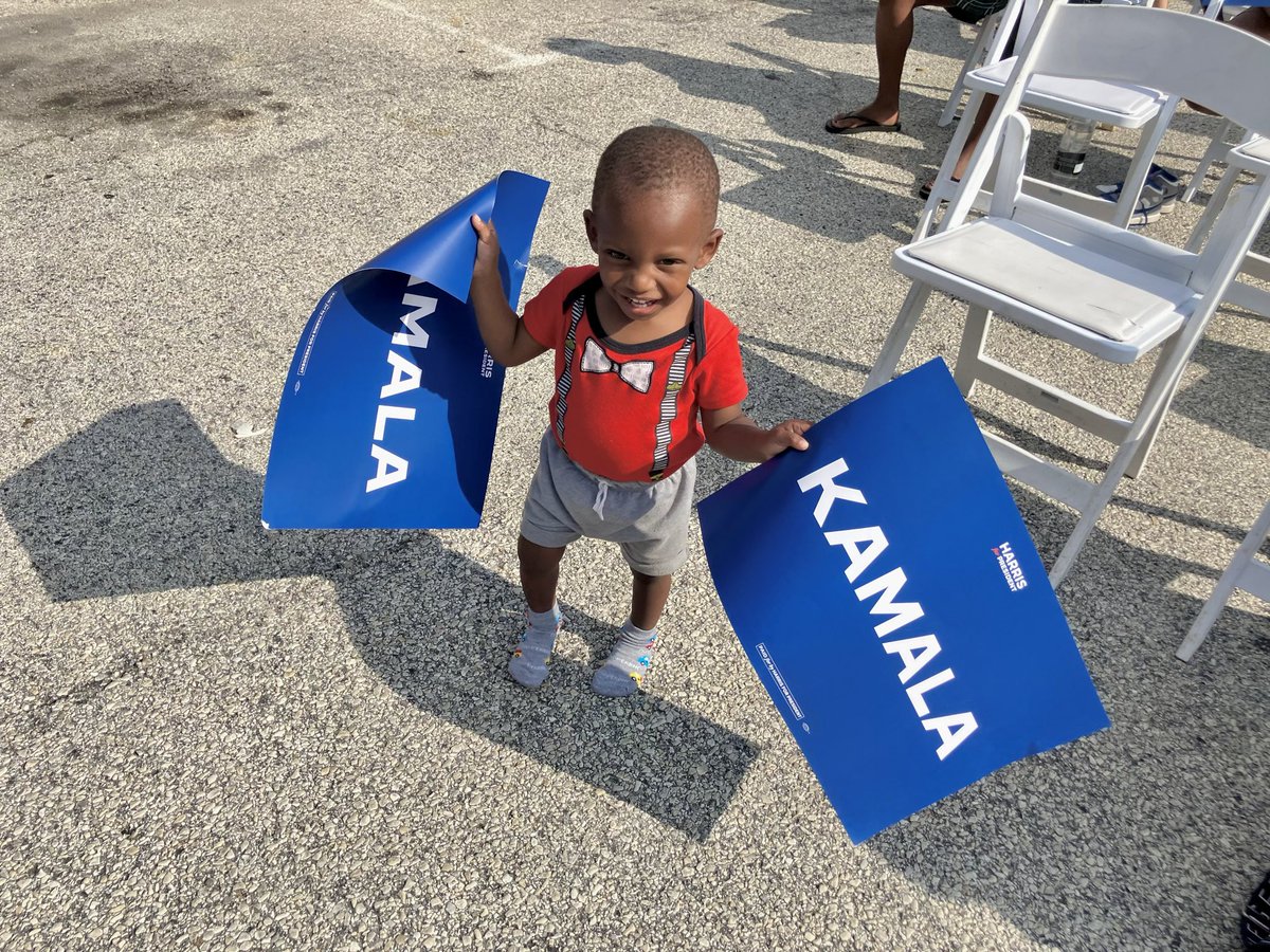 Kamala for PA tweet media