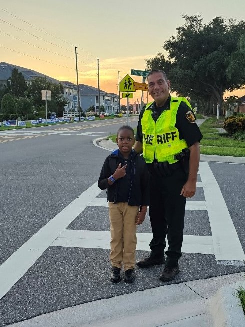 PolkCoSheriff's tweet image. We&apos;ve got those First Week o&apos; School Feels here in #Polk County! Every available deputy is out and about in our school zones, making sure the kiddos get to school safely. Have a great year, everyone! @PolkSchoolsNews 
#FDOS #AllTheFeels #ThisIsPolk