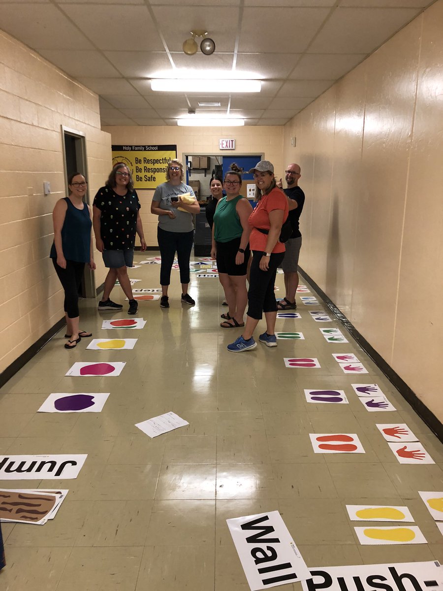 holyfamilyschool tweet media