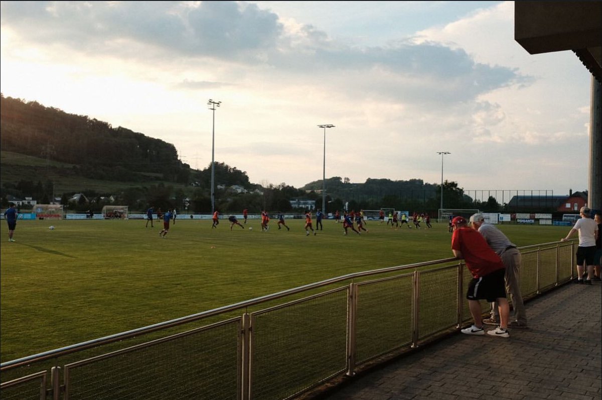 fc_travel_'s tweet photo. What a place to watch football 🙌🏻
⚽️ FC Minerva Lintgen 3-2 FC 47 Bastendorf
🏆 Pre season friendly
🎟️ Free
🏟️ Stade Jean Donnersbach - 257 ✅
🌎 Lintgen, Luxembourg 🇱🇺 - 26 ✅
🕰️ 20:00
👥 66
#groundhoping https://t.co/5dTlBDF8R4