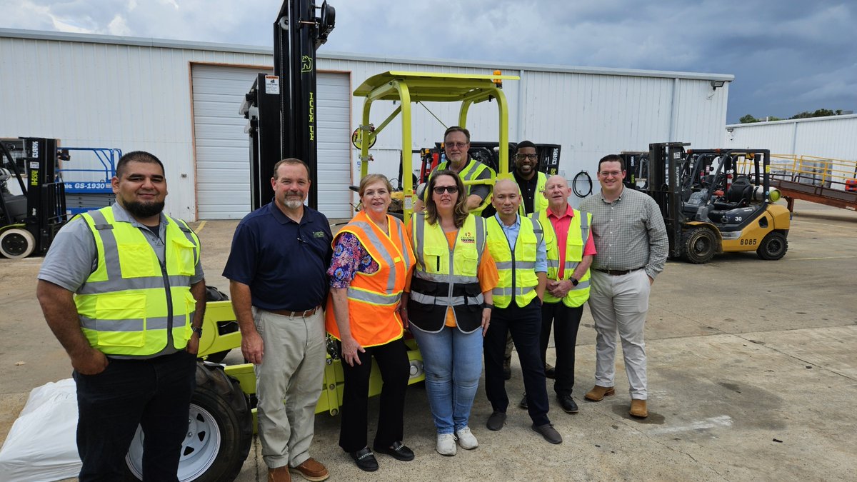 frontierfork's tweet image. You bet your ASS we&apos;re a DONKEY Dealer!

Visit frontierforklifts.com
or
Call 281-482-4500

@DonkeyForklifts