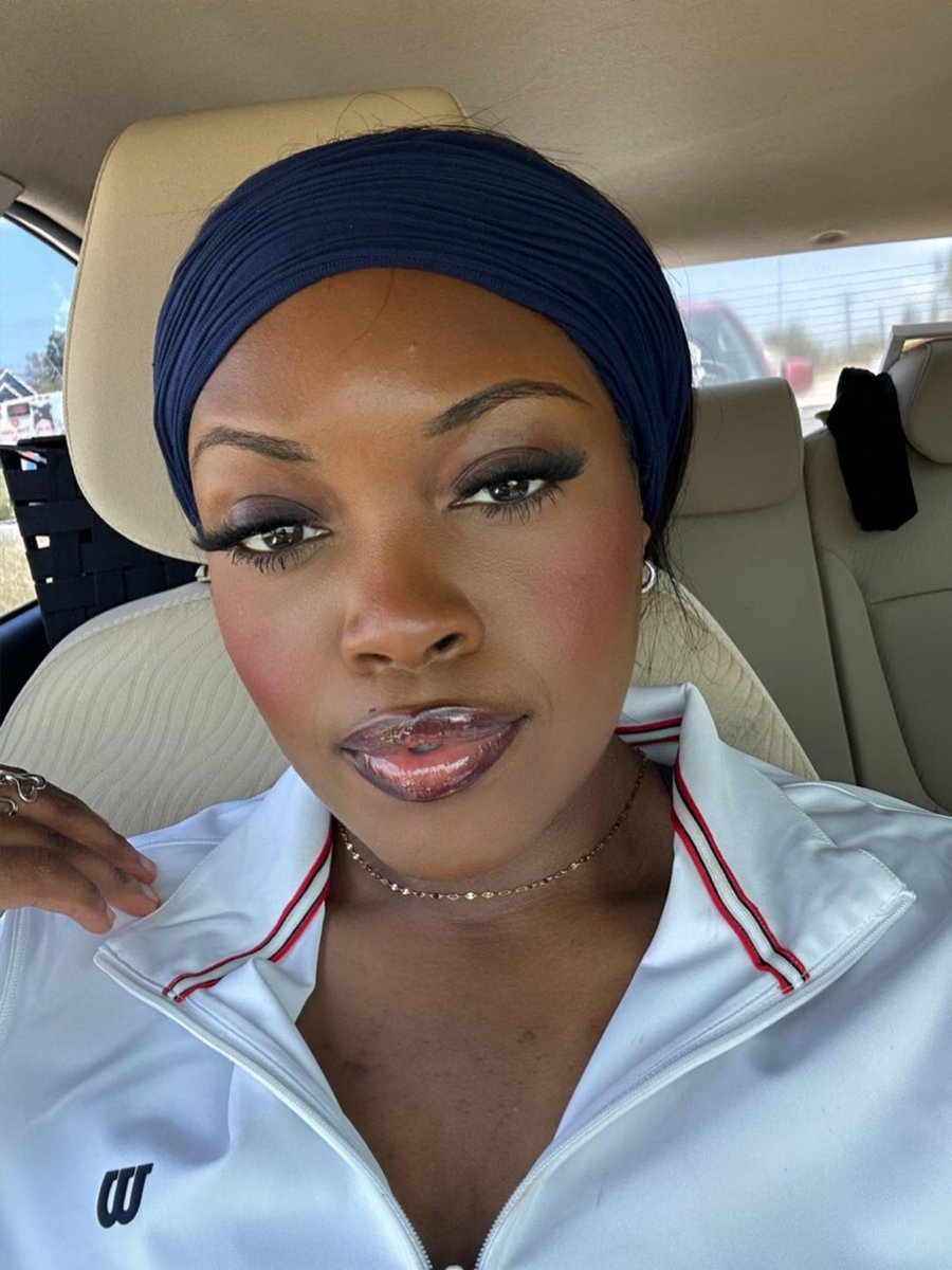 very chill.
very demure-tsie.