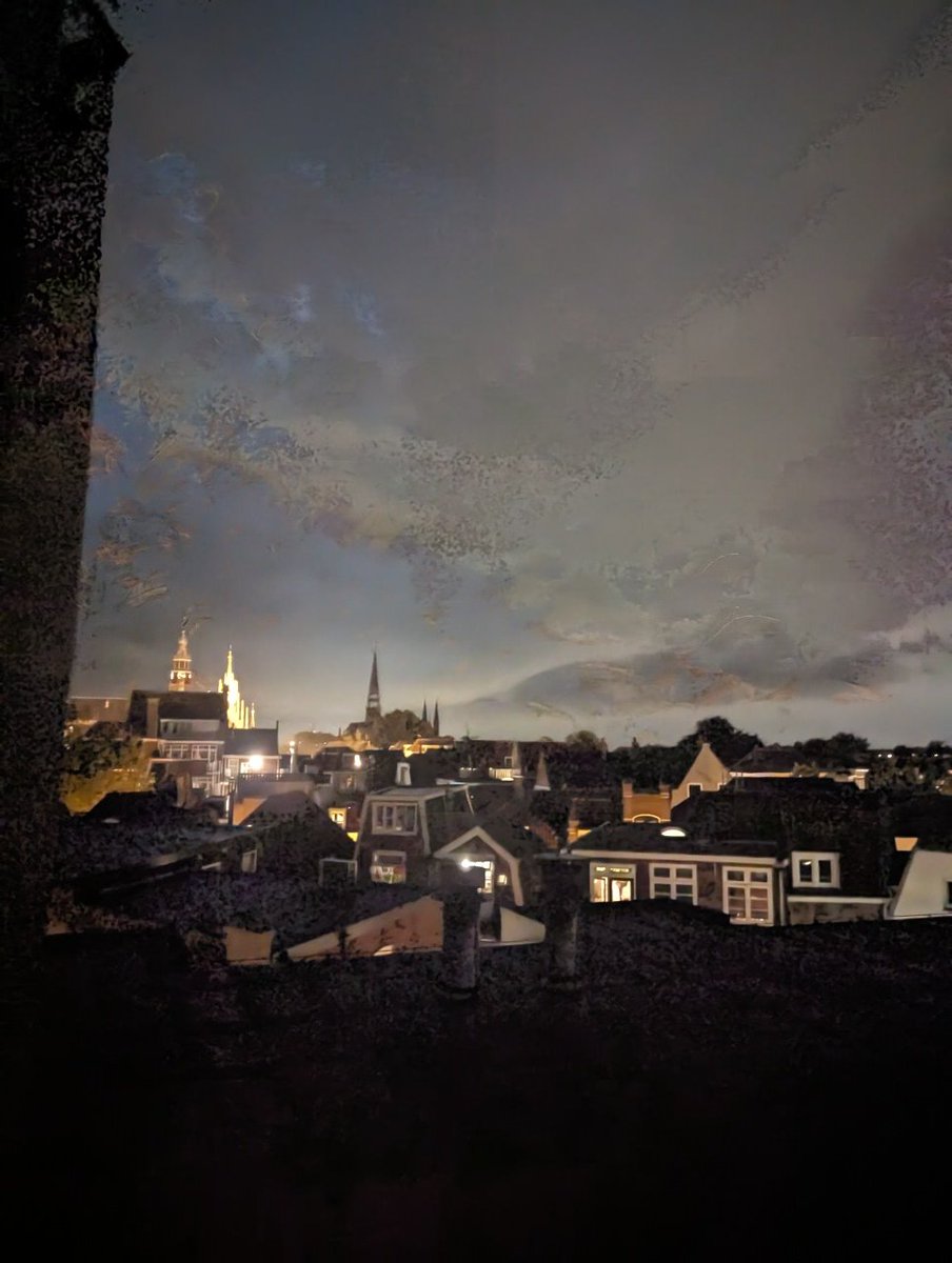 Swriteshistory's tweet photo. Gouda by night. Net voor de storm. https://t.co/lM7CE8dnKp