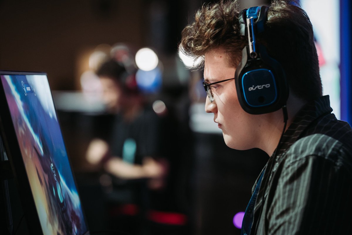 “I am the best scythe player and best boots player”

Multiple-time Brawlhalla World Champion <a href="/GDSandstorm/">Sandstorm</a> spoke with esportsgg about the state of the competitive scene and his growing interest in other fighting games.