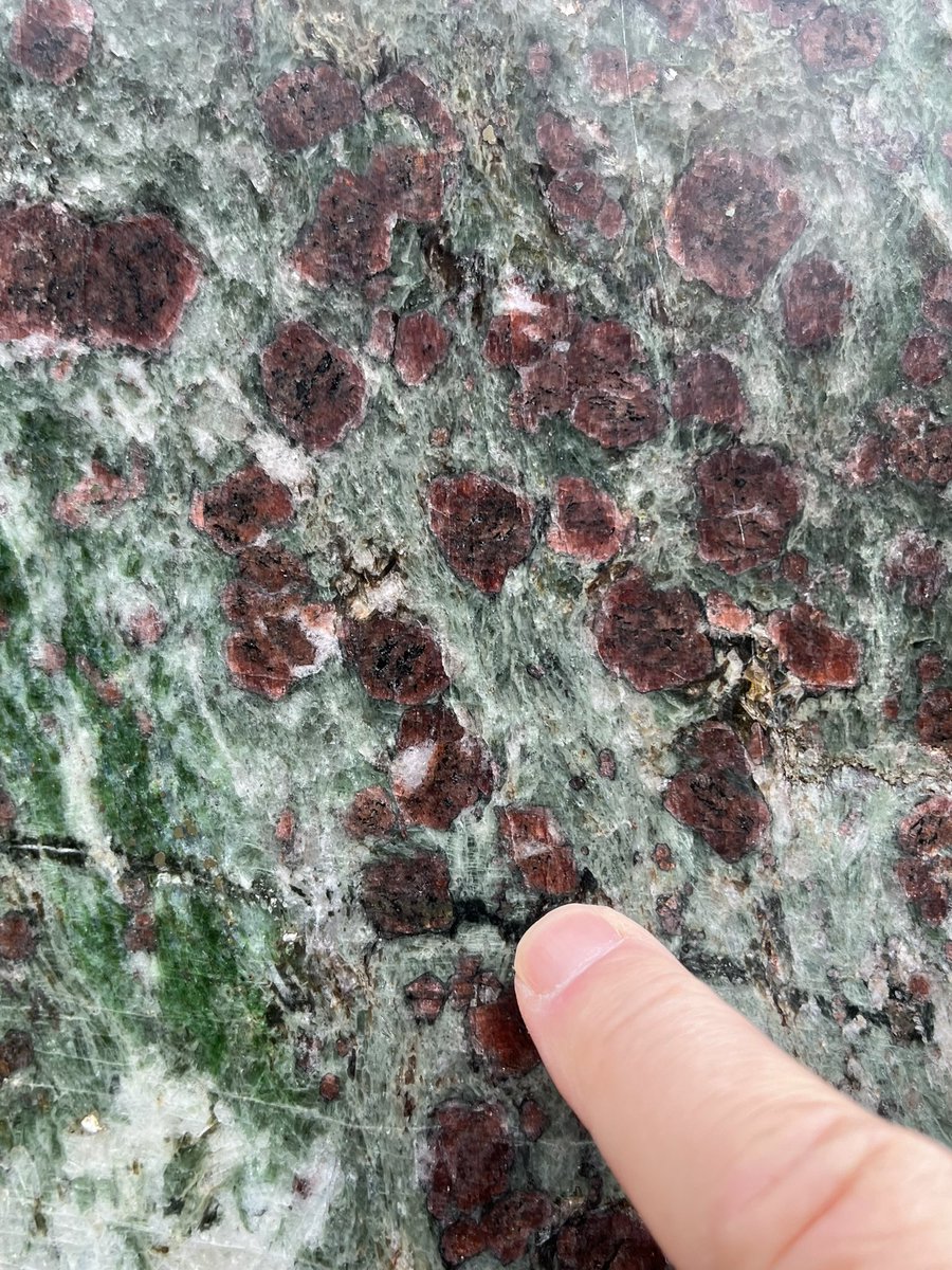 #Eclogite, the most beautiful type of rock on earth, consisting of green omphacite and red garnet. It’s formed at great depths of more than 35 km from subducted basaltic ocean crust, and then exhumed back to the surface by tectonics, simply magnificent.