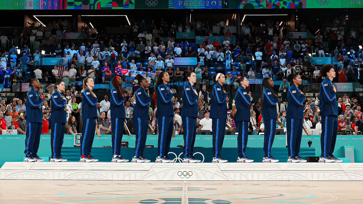 757Lakers's tweet photo. Together. Victorious. Hopeful. 

🇺🇸🥇🥇🇺🇸 
United States of America 🇺🇸 
#Paris2024  #Basketball
#USABasketball 🇺🇸 #USABMNT 🔥🔥🔥 https://t.co/NCNSMl2VgO