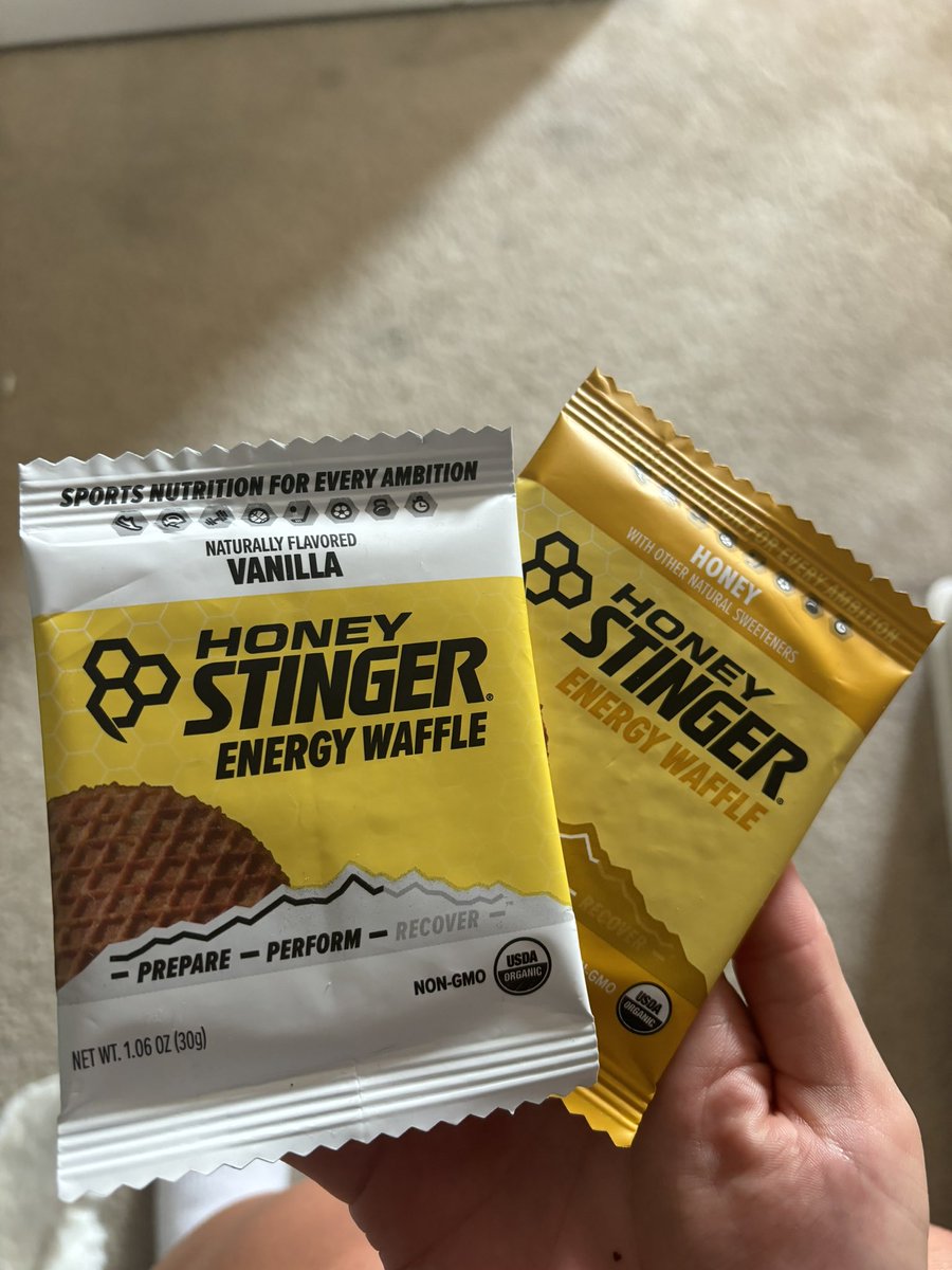 emilypape (@emilypape_) on Twitter photo Fueling up for a workout with <a href="/HoneyStinger/">Honey Stinger</a> waffles…which flavor to choose today…🤔🤔
#honeystingerambassador #prepare Fueling up for a workout with <a href="/HoneyStinger/">Honey Stinger</a> waffles…which flavor to choose today…🤔🤔
#honeystingerambassador #prepare