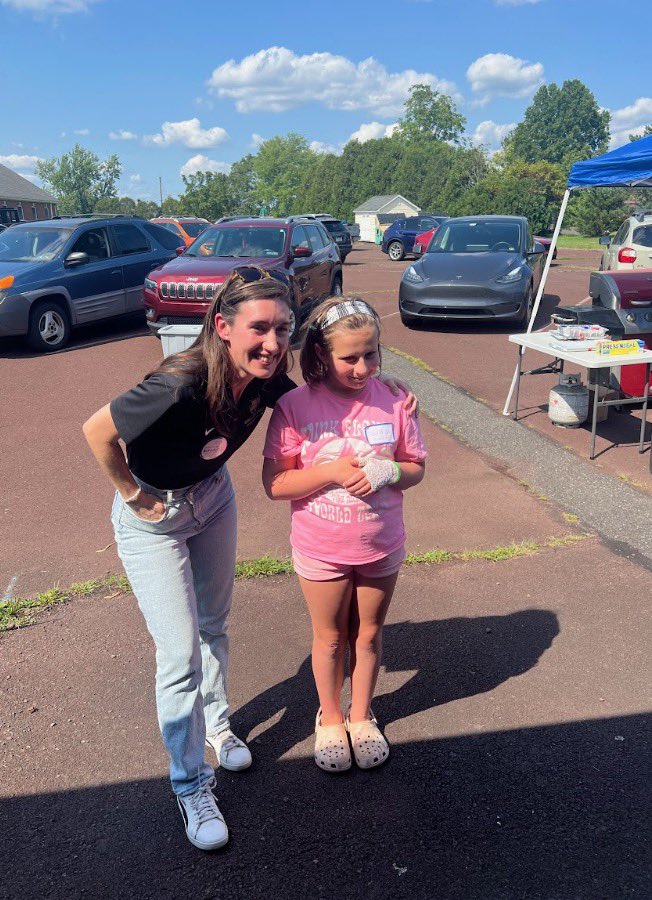 ashley_ehasz's tweet photo. We had a great time in Horsham, Northern Bucks, and Warrington last weekend! Special shout out to @MunroeforPA, who we must reelect this November if we want to keep a majority in the PA State House. Up and down the ballot, the stakes of this election have never been higher! https://t.co/ySIngiHvKB
