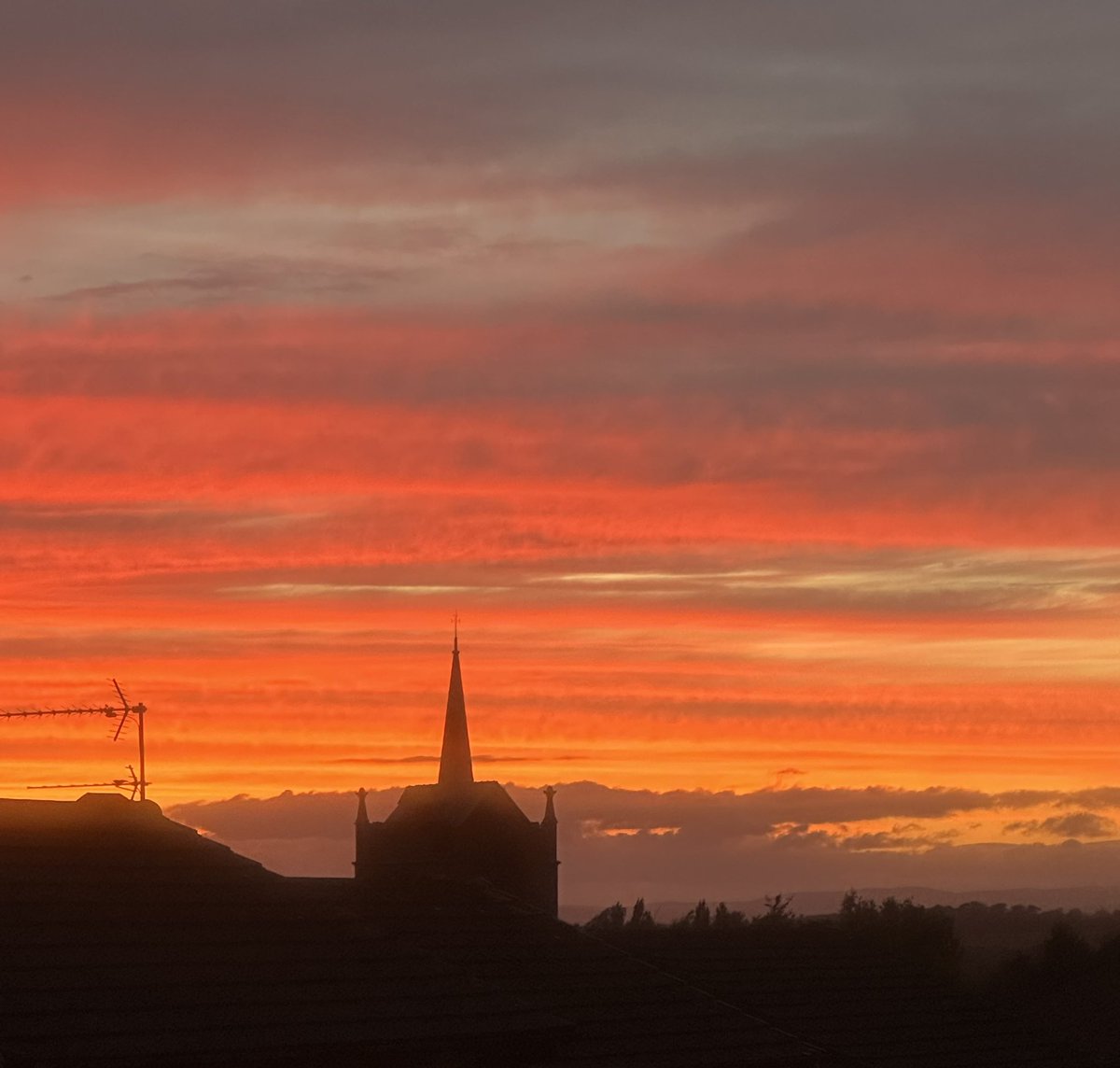 Late summer evening sky in #Brampton #Cumbria. 🤗