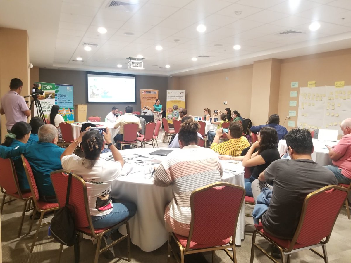 fimcmespol's tweet photo. Presentación de la Dra. Alba Calles sobre monitoreo participativo como una estrategia para la vinculación de las comunidades que habitan las zonas de manglar de la Reserva de Biosfera Macizo del Cajas.
#FIMCM #MangRes #Espols https://t.co/nkRTcmPwjM
