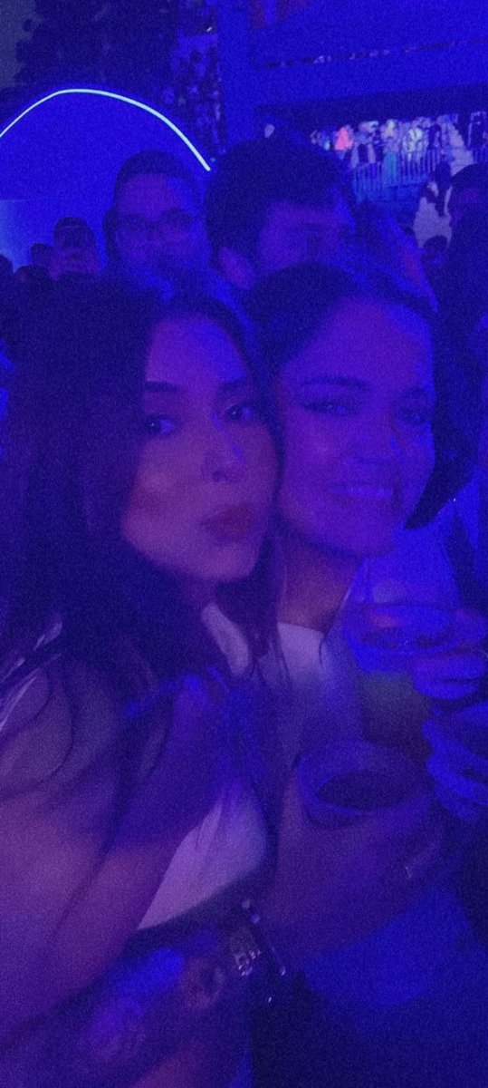 raJacob_'s tweet photo. @lauravs2 eu amoooo https://t.co/JKebHrCyTI