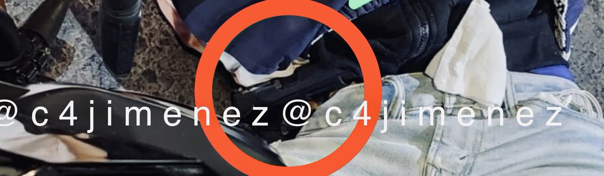 c4jimenez's tweet photo. LA LIBRA JOSHUA SAMUEL JACKSON
Así se lo llevaron herido.
Estuvo bebiendo con su amigo delincuente Jasiel Rodríguez.
Los tirotearon en @LaGuerreroDF
Jasiel iba armado pero no alcanzó a sacar su pistola.
Samuel Jackson se salvó; Jasiel murió.
@SSC_CDMX y @FiscaliaCDMX indagan. https://t.co/NVcxtaa9UZ