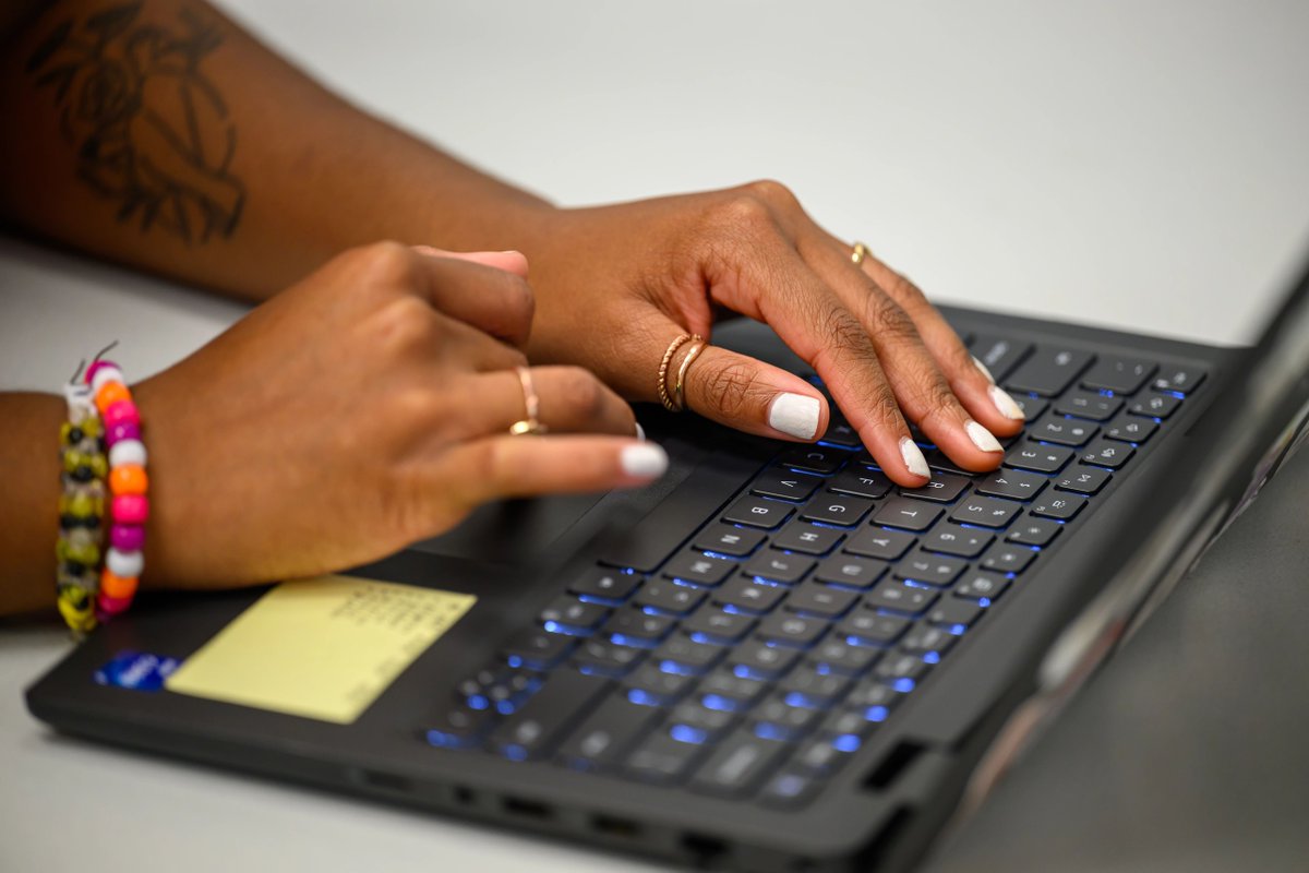 uofldelphi's tweet image. Our virtual #TeachingOnboarding experience offers teaching and learning resources, tools and strategies for instructors who are newer to #UofL. Learn more about how you can join this semester&apos;s cohort and earn a certificate at uofl.me/teaching-onboa….