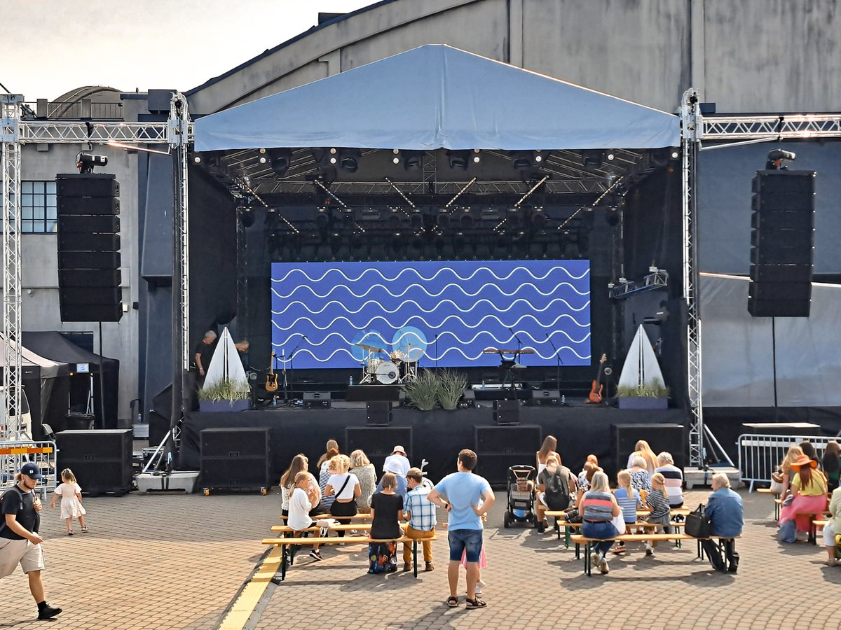 ttaudioofficial's tweet photo. 🎶🌊 The Tall Ships Races Tallinn 2024, featured on Estonian TV! Our GTX rig rocked the festival with 16 GTX 12 line arrays, 12 GTS 29 subs, and 4 HDL 26 speakers.
-
-
#ExperienceTT #GTXsystem https://t.co/1FsxZTBRO2