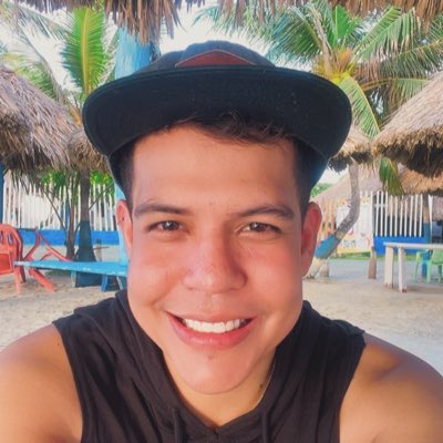 Freud881's tweet photo. #NuevaFotoDePerfil https://t.co/TkMhSS1Mi4