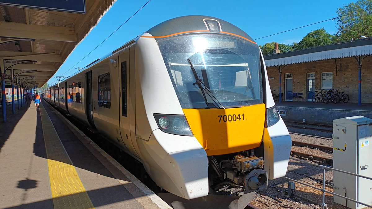Pulsarnix's tweet image. Question for railway Twitter: Do @GNRailUK and @TLRailUK often use interchangeable units on their services? My train back from Kings Lynn is pathed as a Class 387, but was a Class 700 today.
#class700