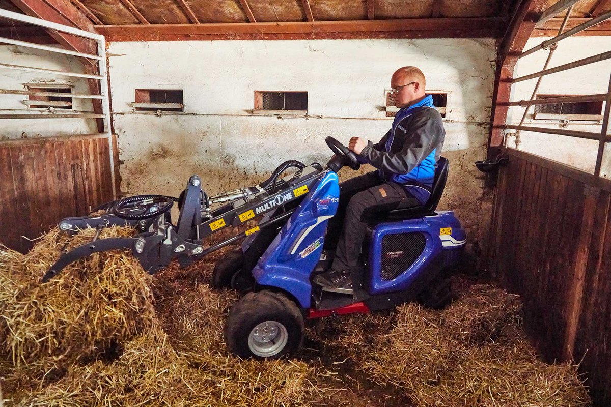 Your perfect companion for #muckingout in tight stalls and #stables.
Featuring a ZERO inside turning circle, the Multione UK 1 Series #miniloader can drive in, spin around and exit with ease!
More info on this one here: multione.co.uk/mini-loaders/1…