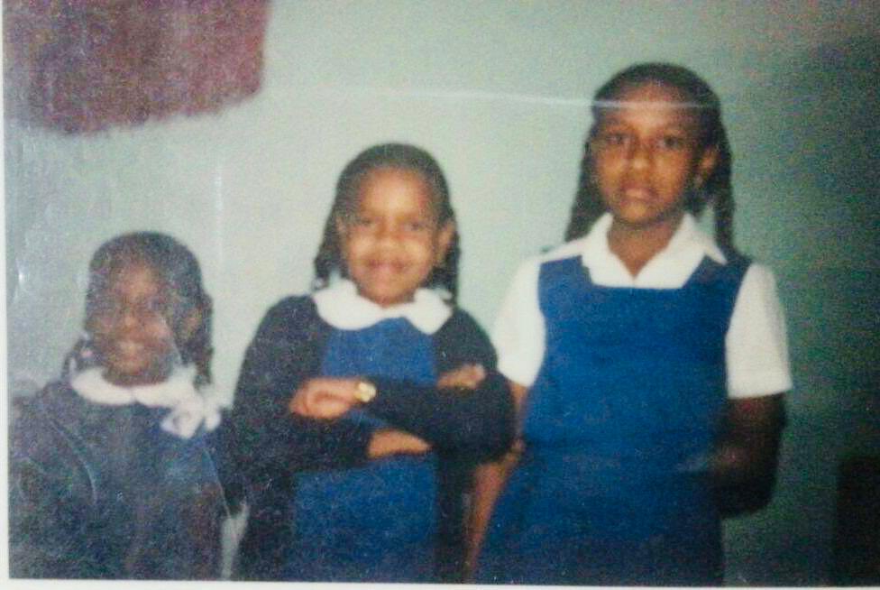 SaeedWafaa's tweet photo. With my 2 sisters, used to quarrel a lot as kids, hair pulling, name calling, now we are best friends #gratefulFor https://t.co/hd0fqOzzkw