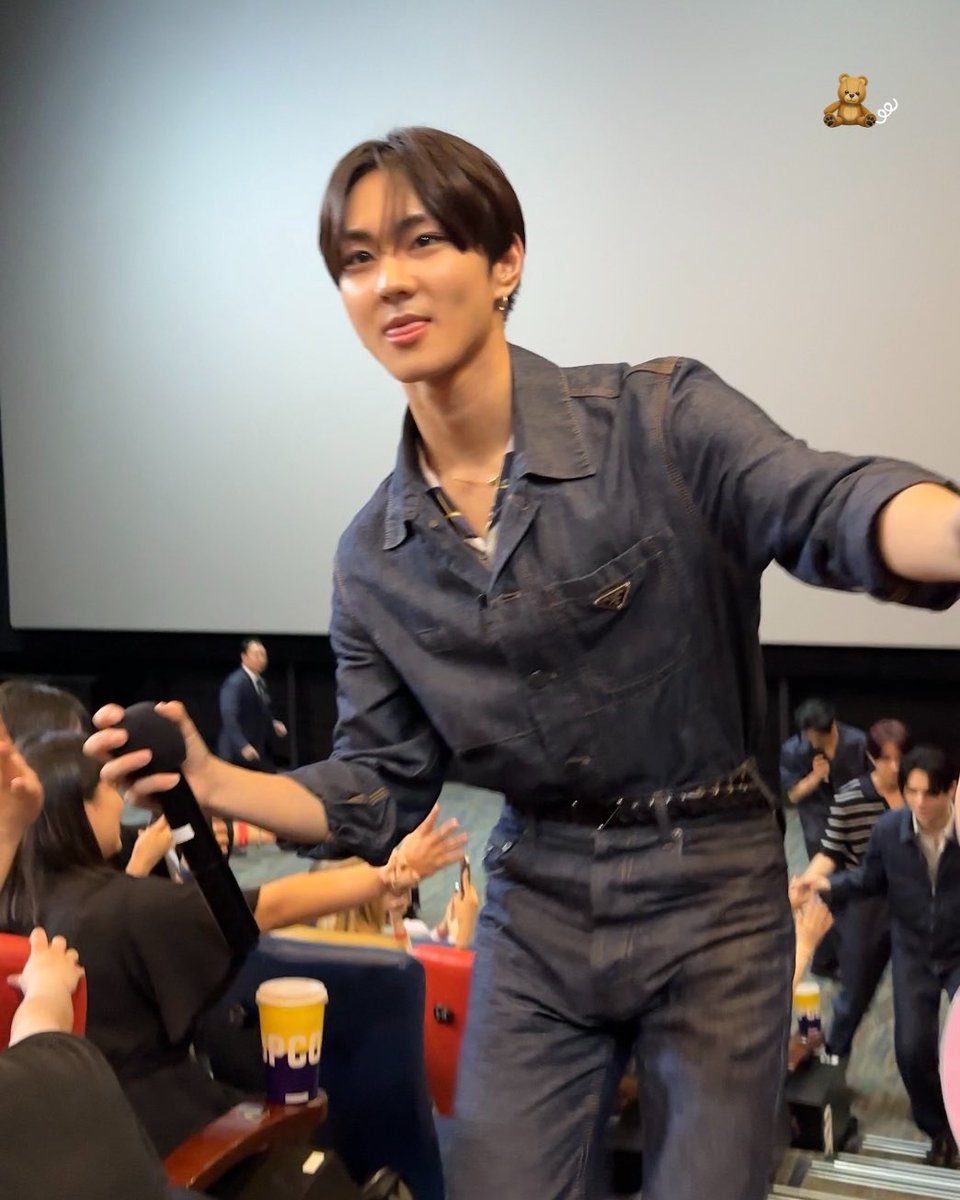 jungwonfeeds's tweet photo. UNREAL https://t.co/zAf5liHoCS