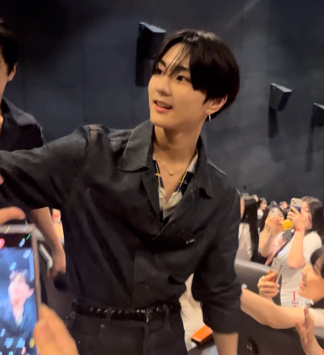 jungwonfeeds's tweet photo. UNREAL https://t.co/zAf5liHoCS