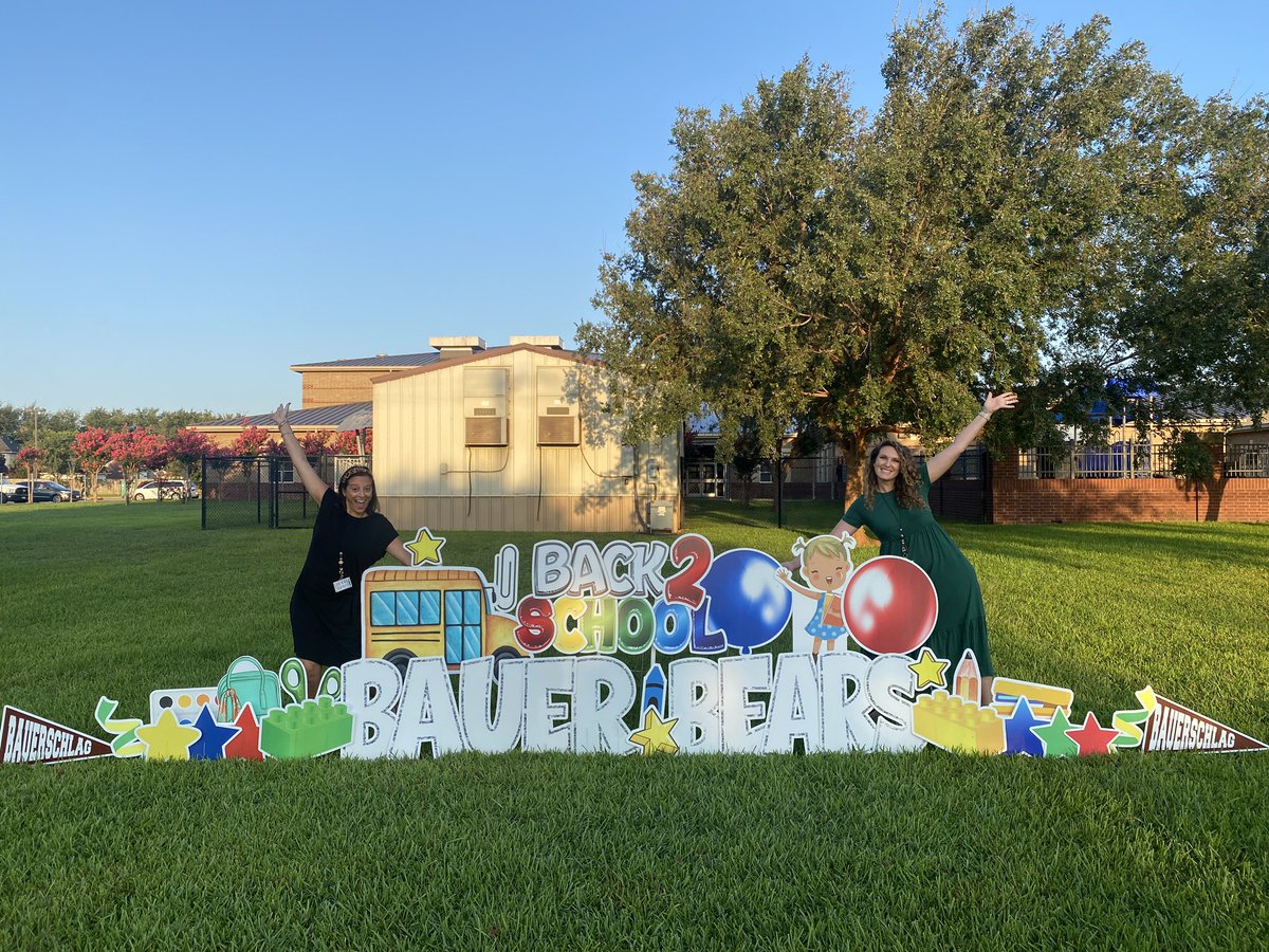 MrsNBartel's tweet photo. It’s a great day to be a Bear! 🐻 @BauerschlagBest https://t.co/JpDU6TfB51