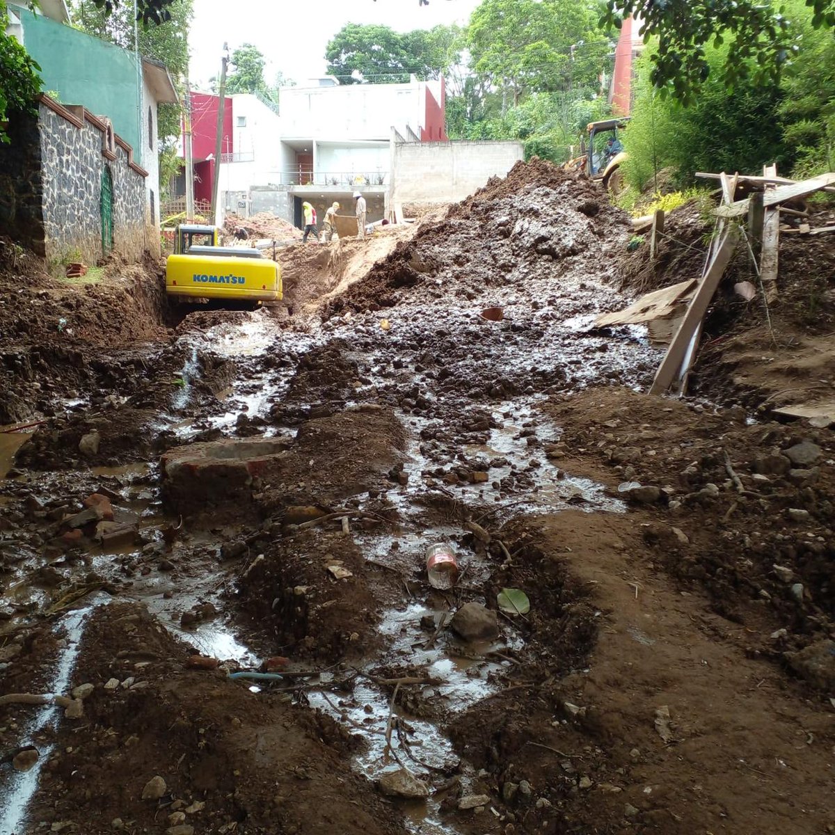 RodrigoRuizL's tweet photo. Presume tus buenas obras @ahuedricardo #ponorden #COMERCIALIZADORA #ABIENRI, #vecinos #CircuitoQuetzales en #Ánimas #TrabajoYTransparencia #Xalapa #Veracruz
@aytoxalapa @rocionahle @cguerreromtz @alcalorpolitico @olivanoticias @MeganoticiasXAL
@CuitlahuacGJ https://t.co/LEicJ1ac0e