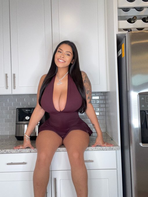 Elsaaababy - Come over? 🥰 https://t.co/YS9KO4hIxU
