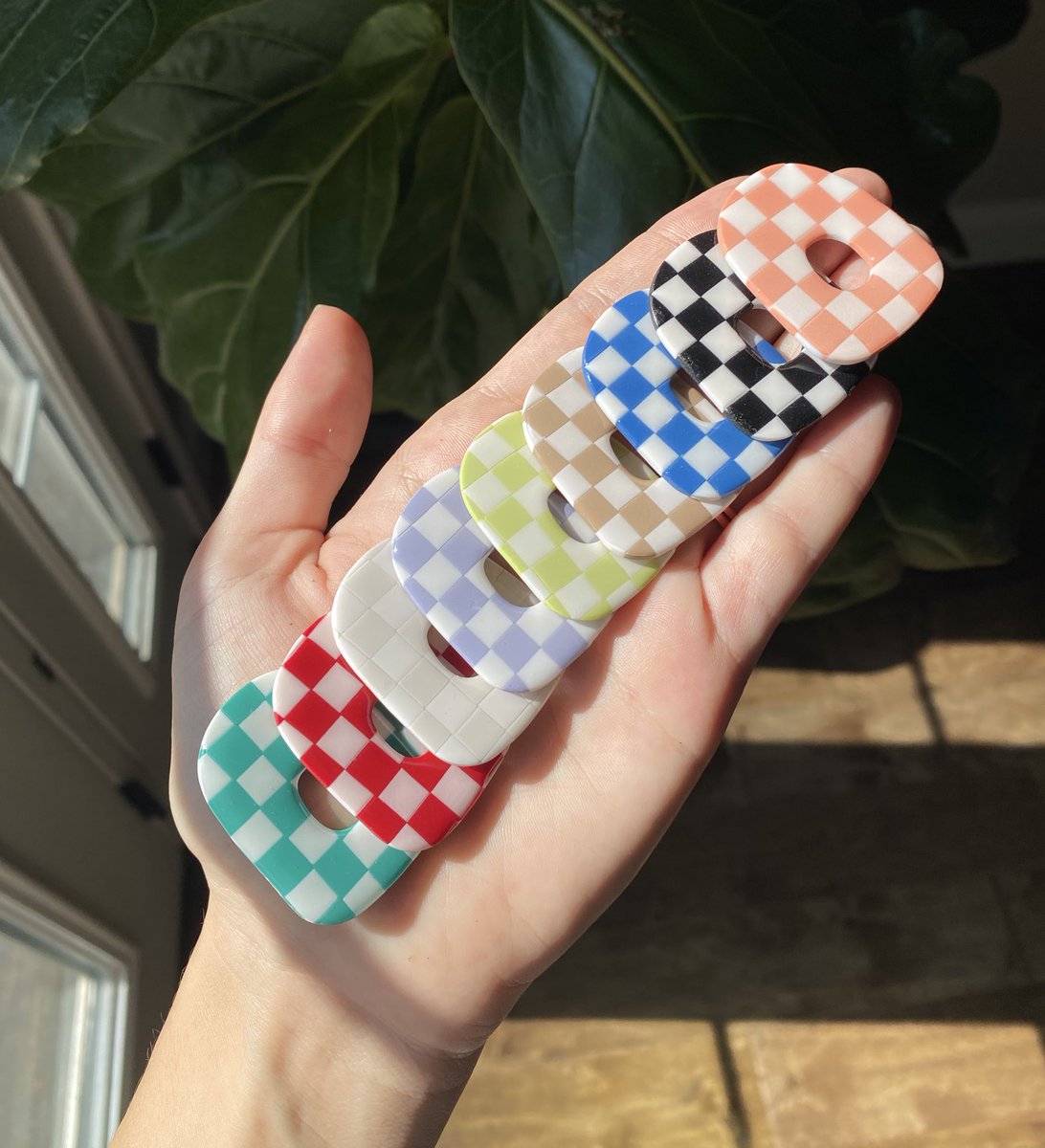 bubblegutstv's tweet photo. I’ve been working my tail off on my comeback collection that releases this Saturday, and the twitter algorithm has me worried it’s gonna be such a flop… so if you like supporting small businesses and you like some handmade earrings, follow CornerstoneHandmades on insta! https://t.co/jTt7eNgmkm