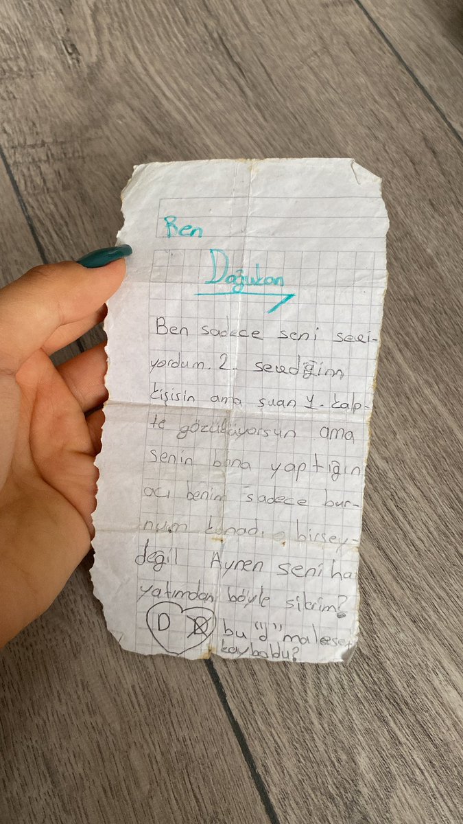 İlkokul aşkımın bana yazdığı mektubu buldum, o zamanlar da 1. kişi olamamışım..