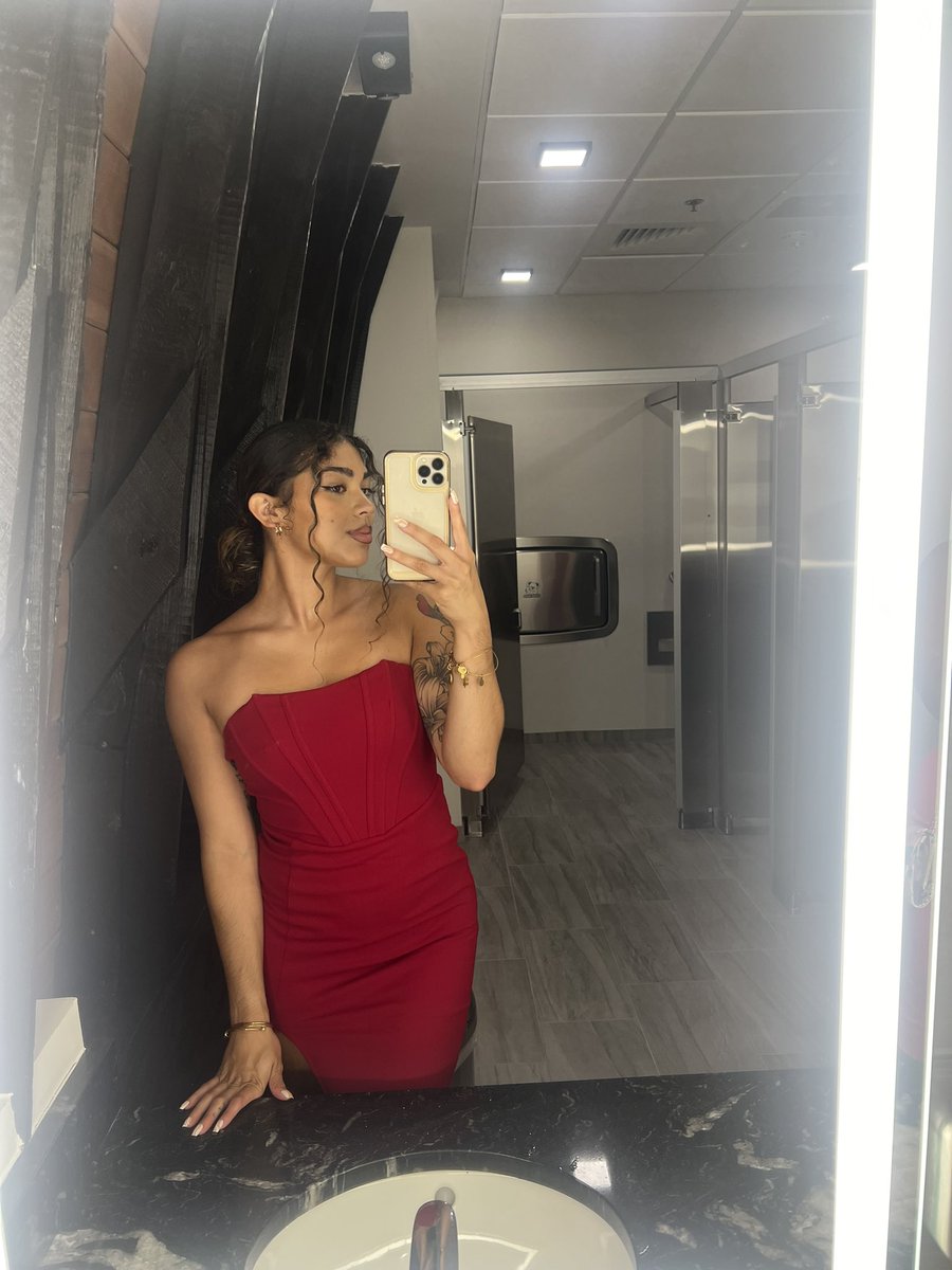 ItssTayyyy's tweet photo. my color❤️‍🔥 https://t.co/LC0LJY40kV